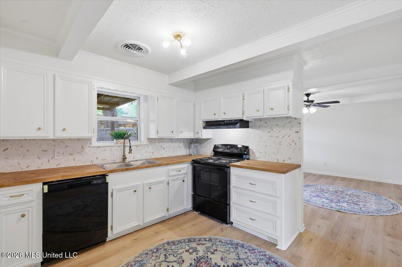 1201 Rockingham Drive Clinton, MS 39056 - Photo 12 of 32 12-1201 Rockingham Dr _ Home Tours MS