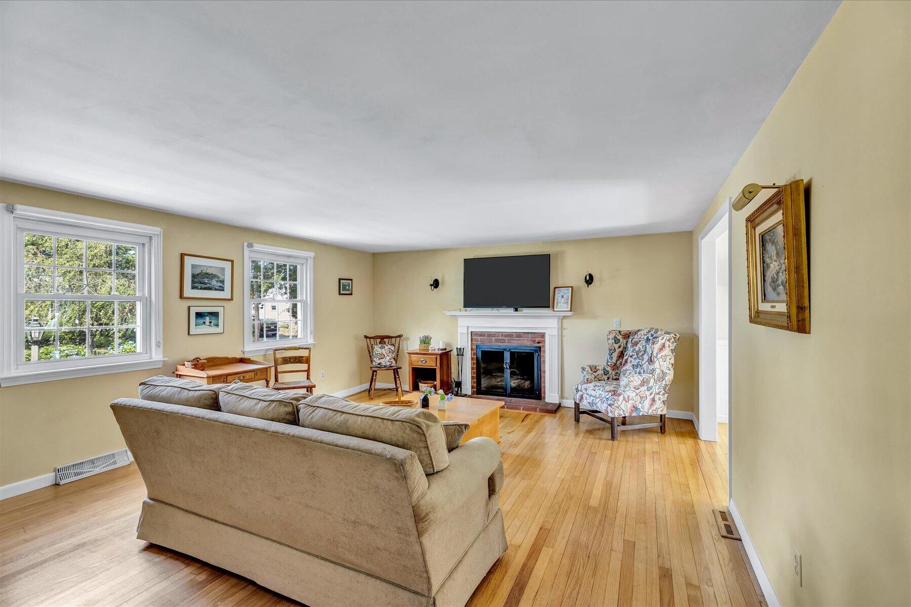 50 Dunstable Cross Road South Dennis, MA 02660 - Photo 4 of 60 Living 1