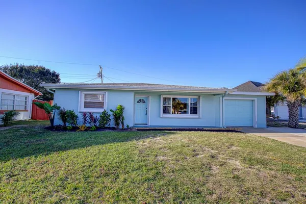 a front view of house with yard