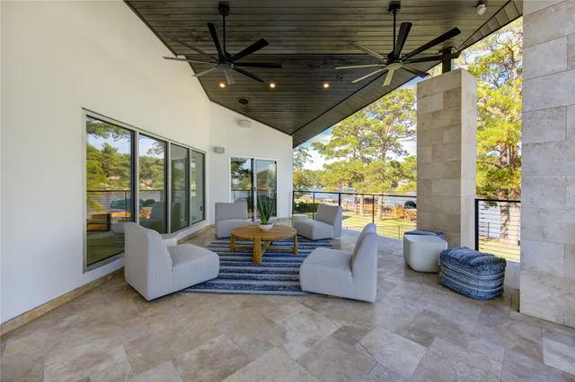 $1,800,000 | 12406 Lakeshore Drive, Montgomery, TX 77356