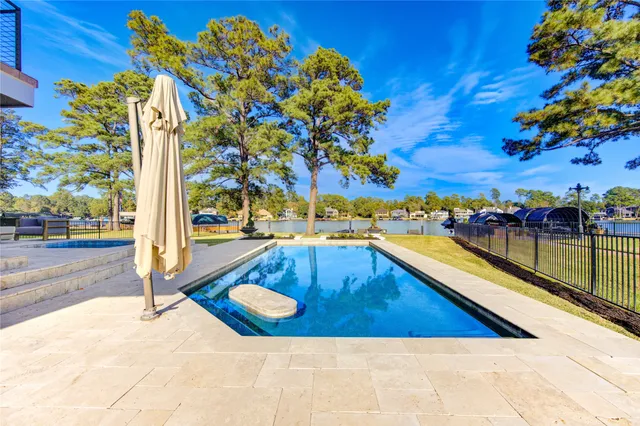 $1,800,000 | 12406 Lakeshore Drive, Montgomery, TX 77356