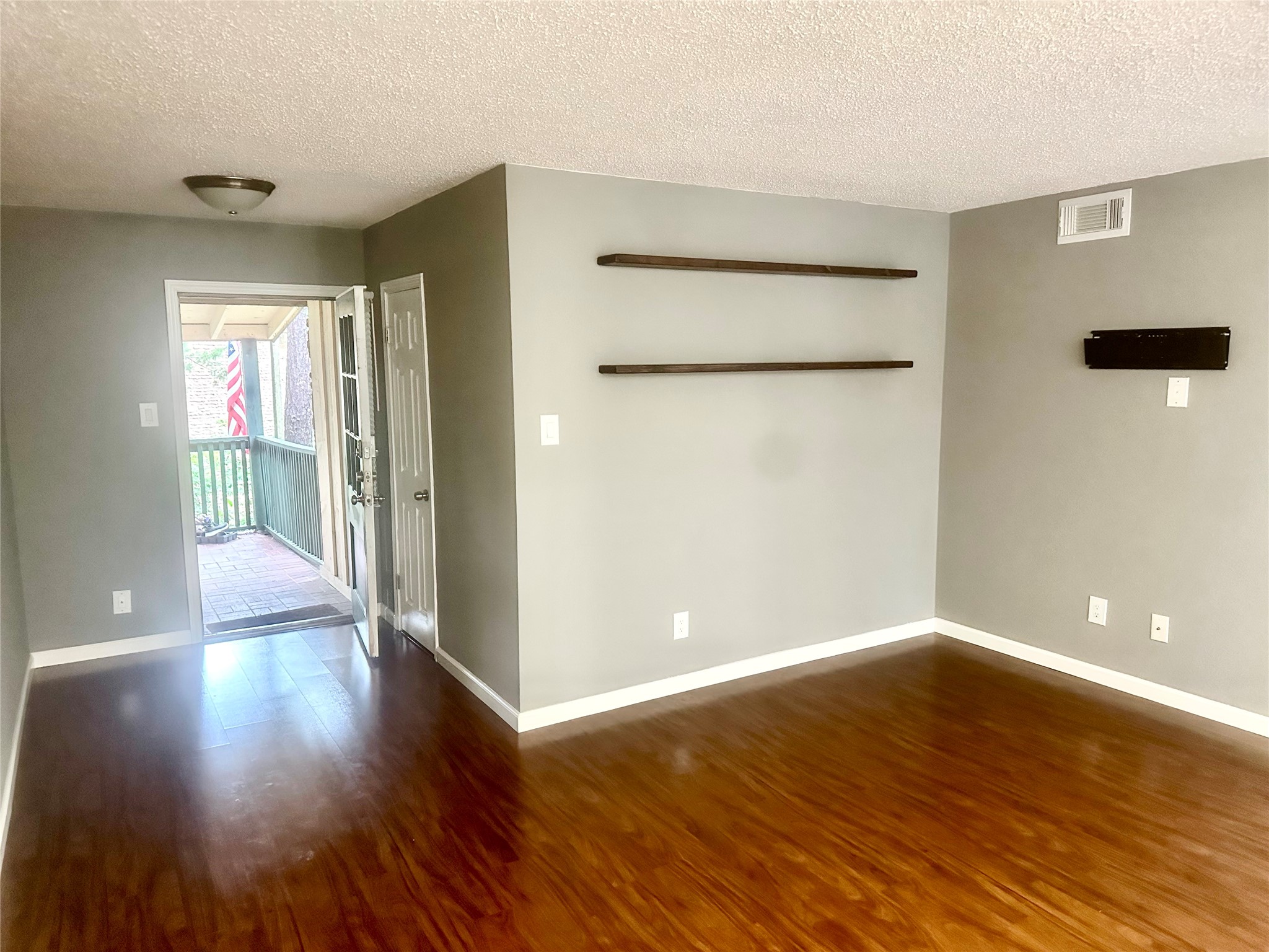 8245 Kingsbrook Road, Unit 239 Houston, TX 77024 - Photo 3 of 30 Gallery Image 3