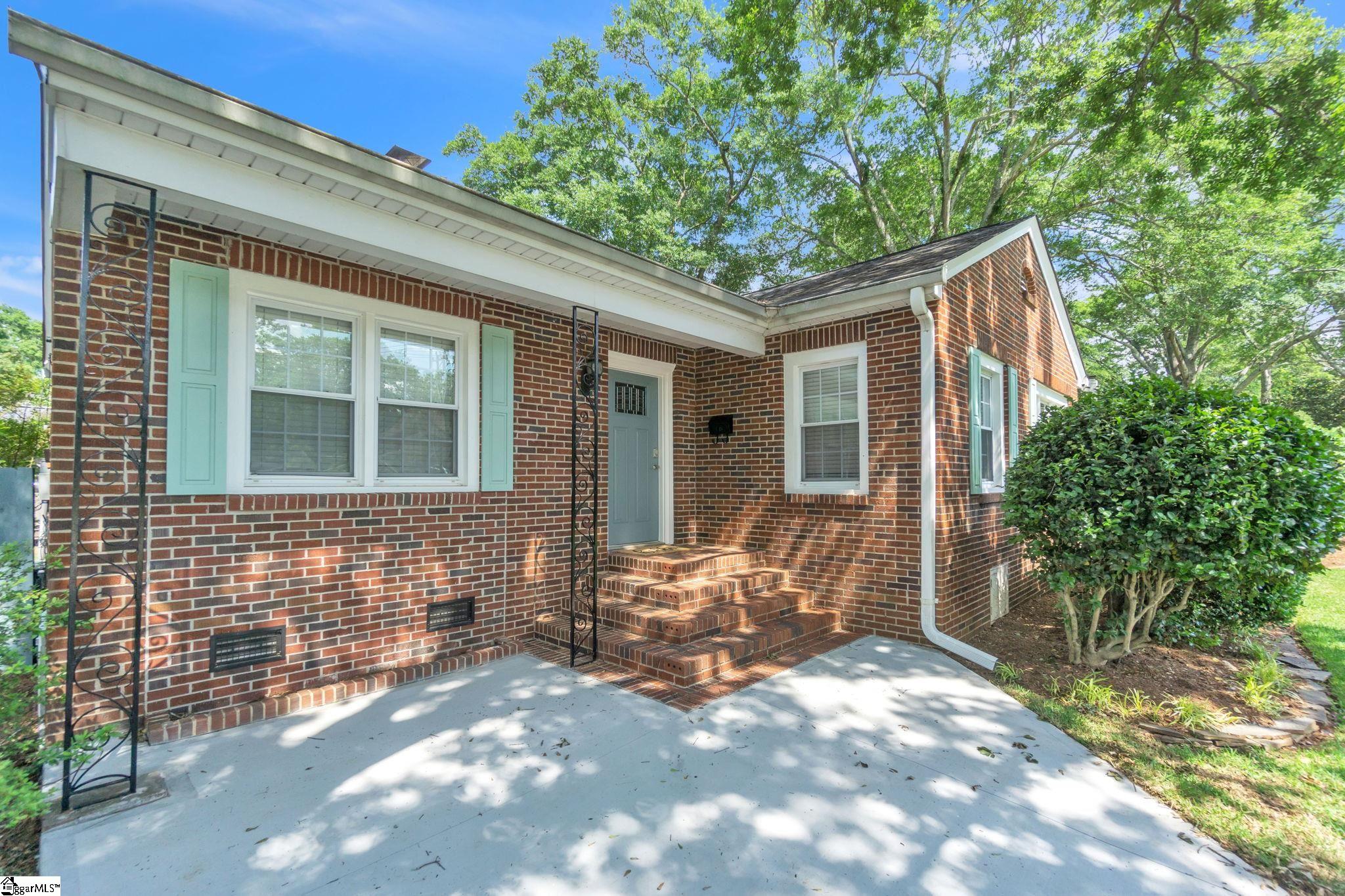 100 Batesview Drive Greenville, SC 29607 - Photo 4 of 28 Gallery Image 4