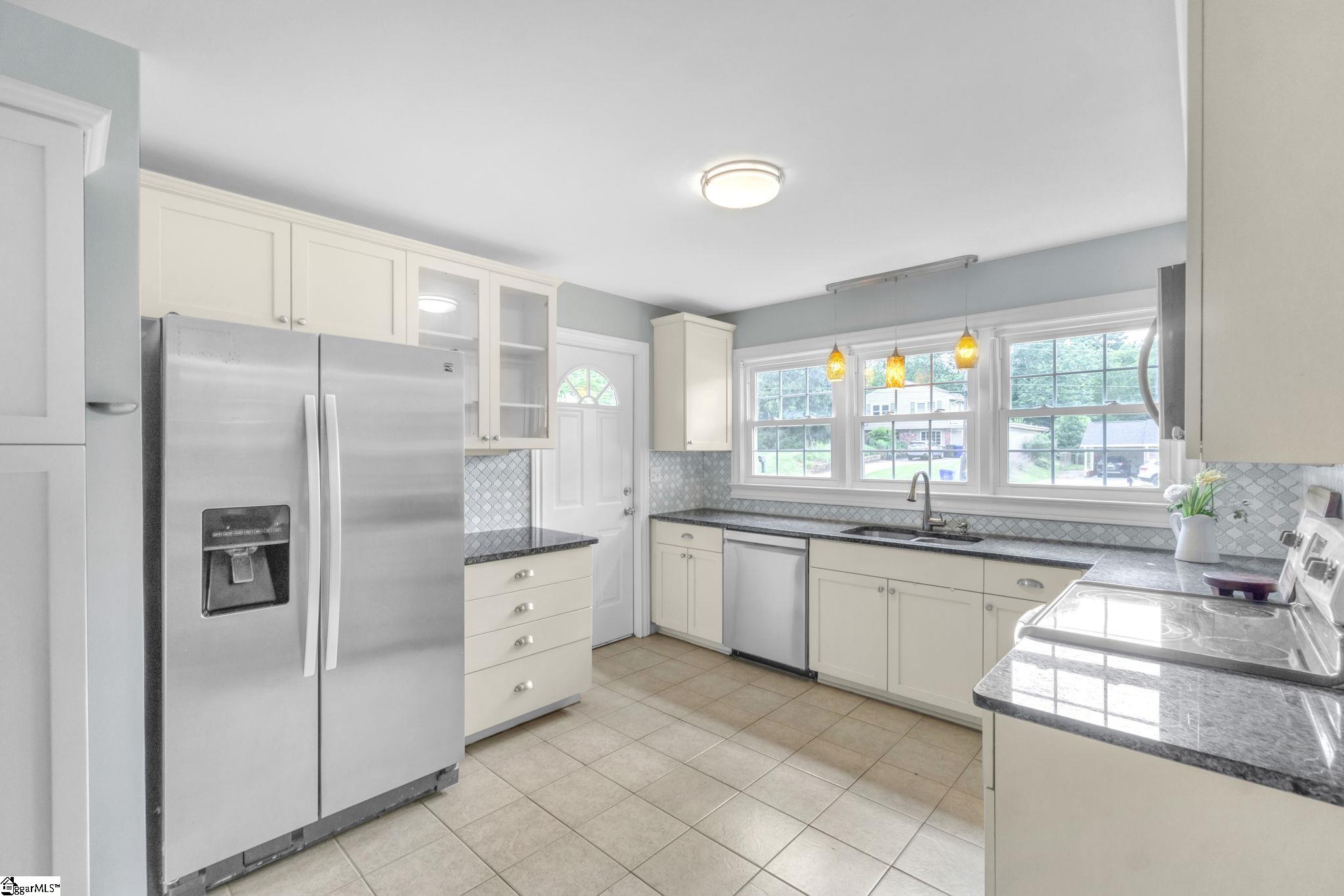 100 Batesview Drive Greenville, SC 29607 - Photo 10 of 28 Gallery Image 10