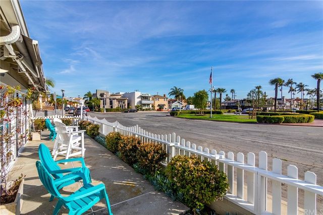 $1,350,000 | 123 Ravenna Drive, Long Beach, CA 90803