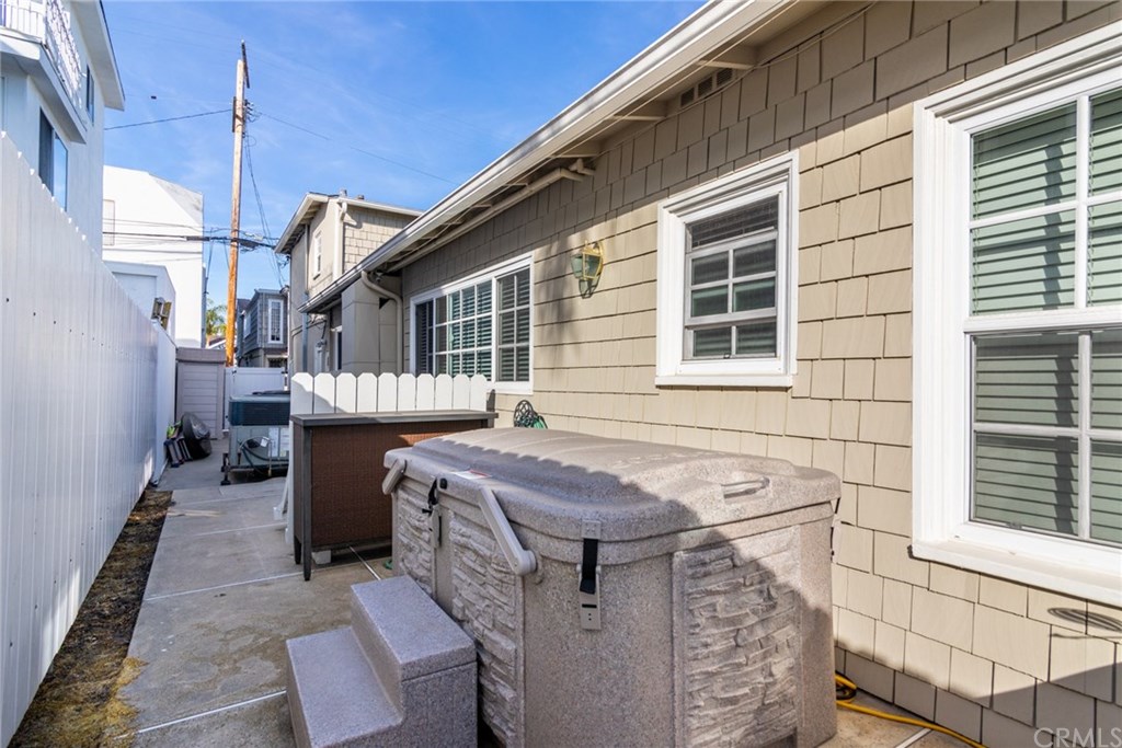 123 Ravenna Drive Long Beach, CA 90803 - Photo 7 of 36