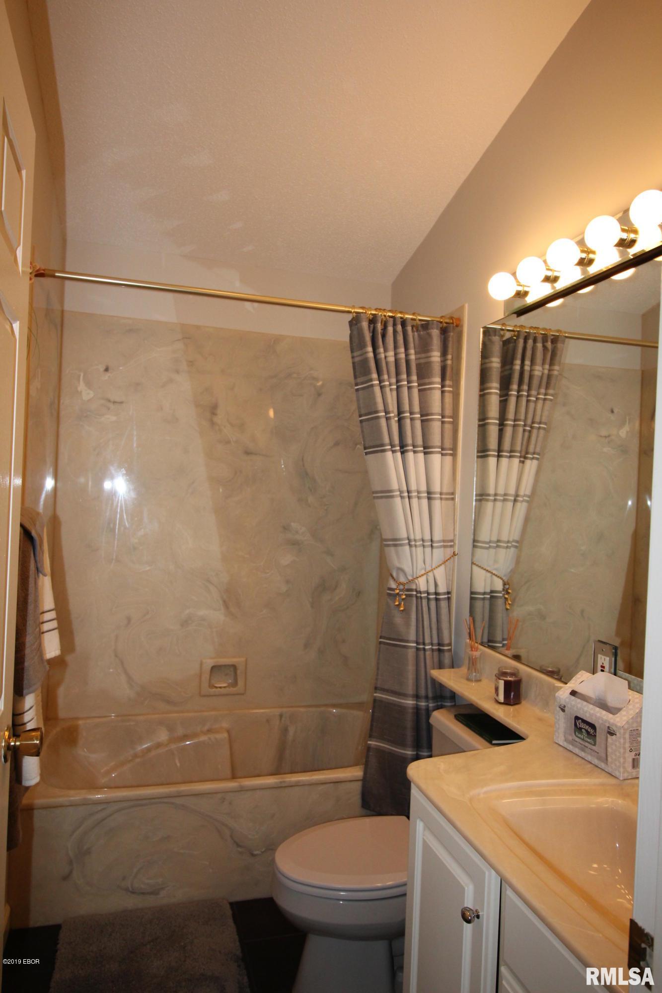 27 Country Club Road Mount Vernon, IL 62864 - Photo 23 of 39 Gallery Image 23