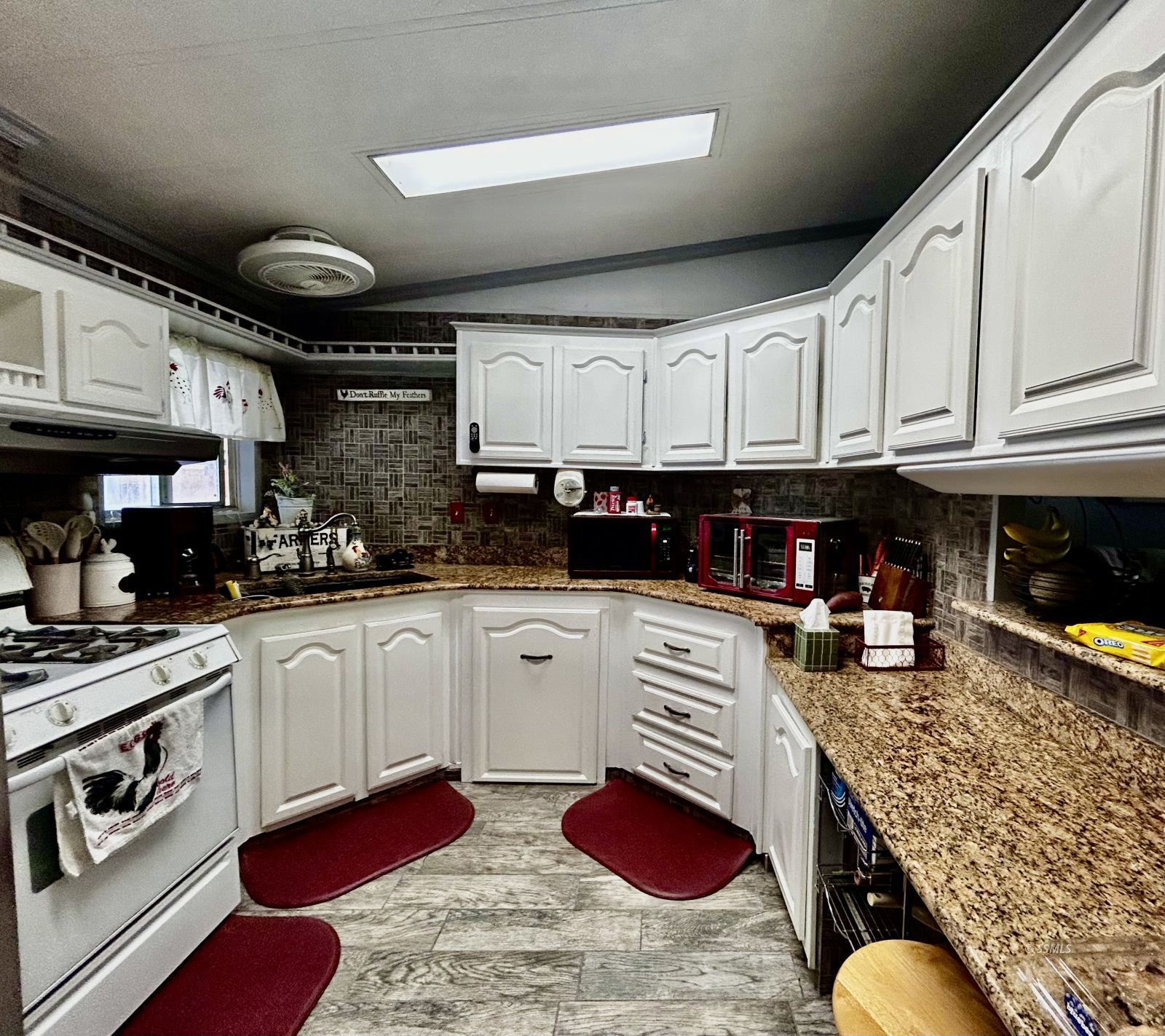 4609 Autumn Avenue Ridgecrest, CA 93555 - Photo 4 of 39