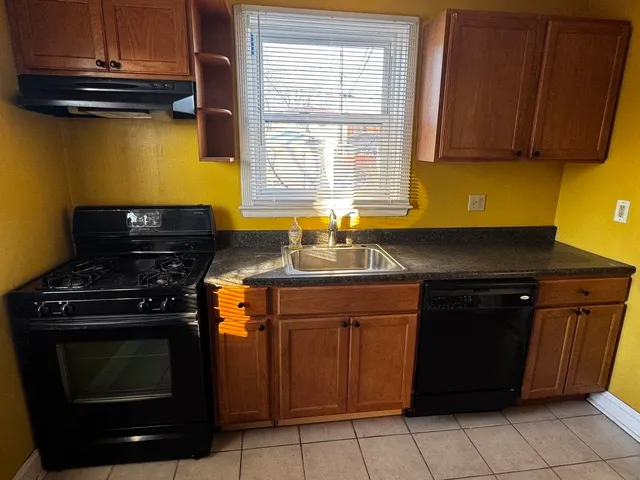 $2,000 | 9556 South Forest Avenue, Chicago, IL 60628