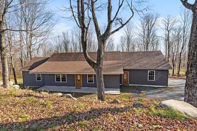 $359,900 | 3308 Middle Road, Sidney, ME 04330