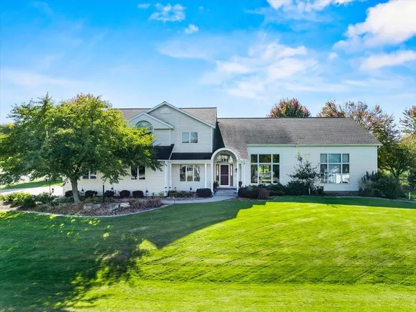 $814,900 | 2112 West 3rd Street, Marshfield, WI 54449