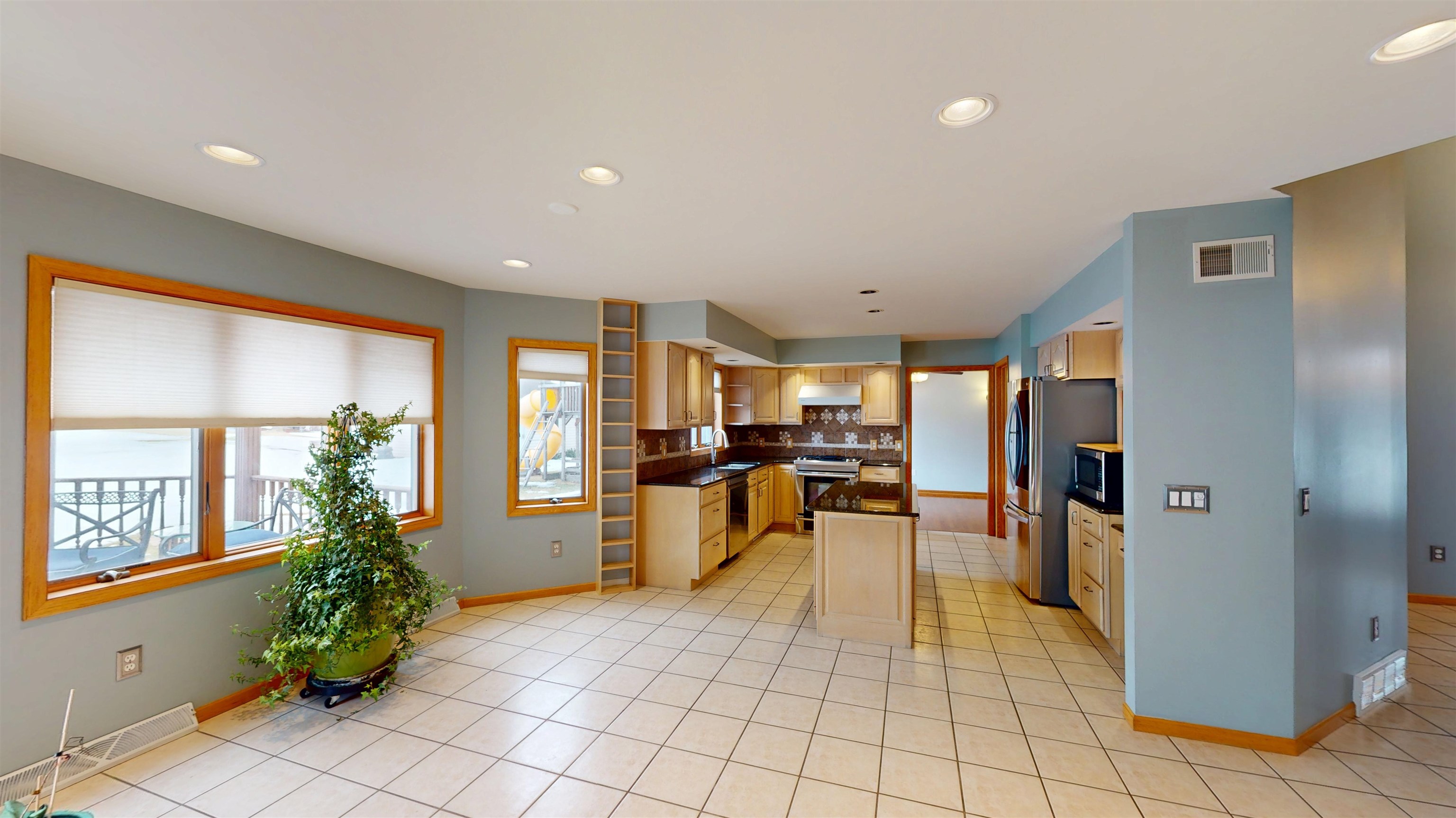 2112 West 3rd Street Marshfield, WI 54449 - Photo 19 of 60