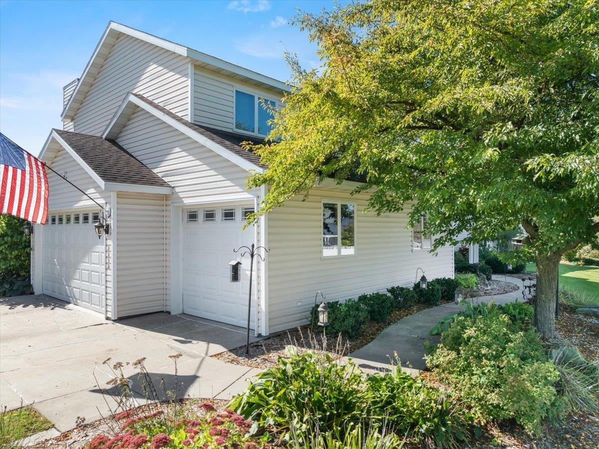 2112 West 3rd Street Marshfield, WI 54449 - Photo 4 of 60