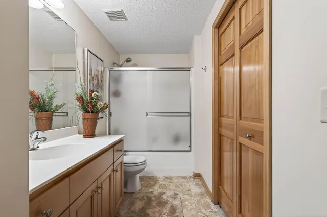 $449,900 | 1585 Summit Shores Circle, Burnsville, MN 55306