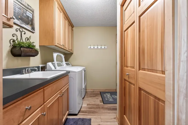 $449,900 | 1585 Summit Shores Circle, Burnsville, MN 55306