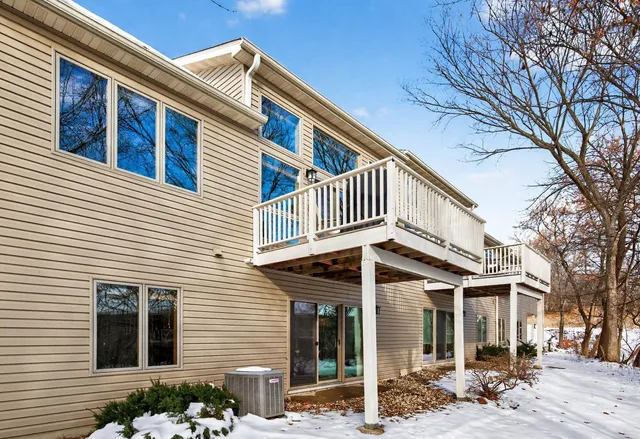 $449,900 | 1585 Summit Shores Circle, Burnsville, MN 55306