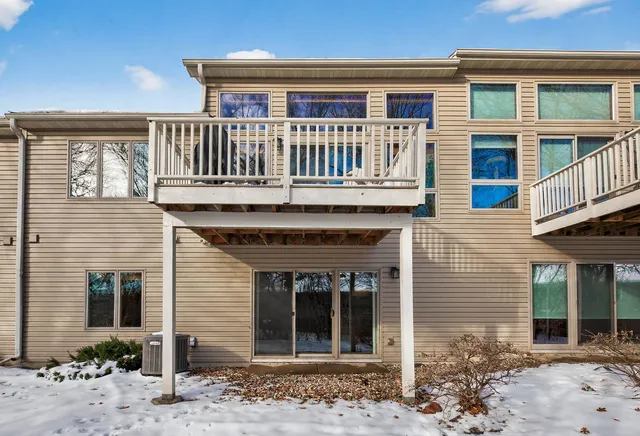 $449,900 | 1585 Summit Shores Circle, Burnsville, MN 55306