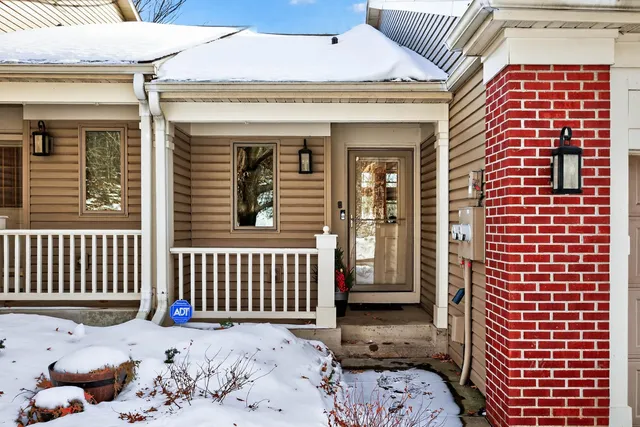 $449,900 | 1585 Summit Shores Circle, Burnsville, MN 55306