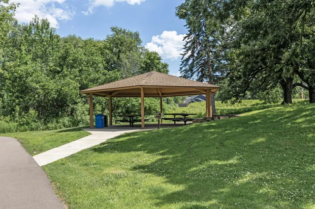 $449,900 | 1585 Summit Shores Circle, Burnsville, MN 55306