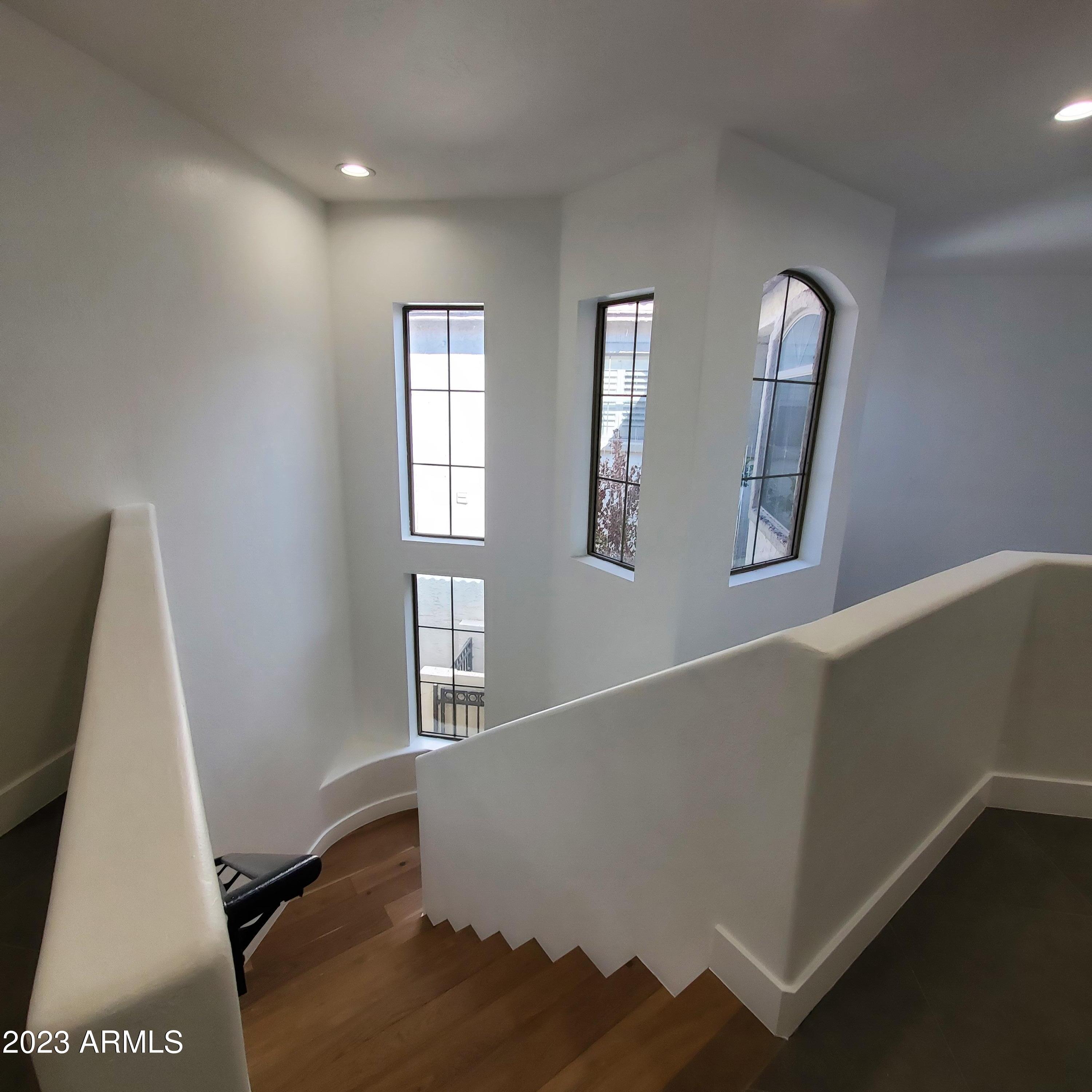 1024 East Frye Road, Unit 1096 Phoenix, AZ 85048 - Photo 11 of 33 Staircase Windows