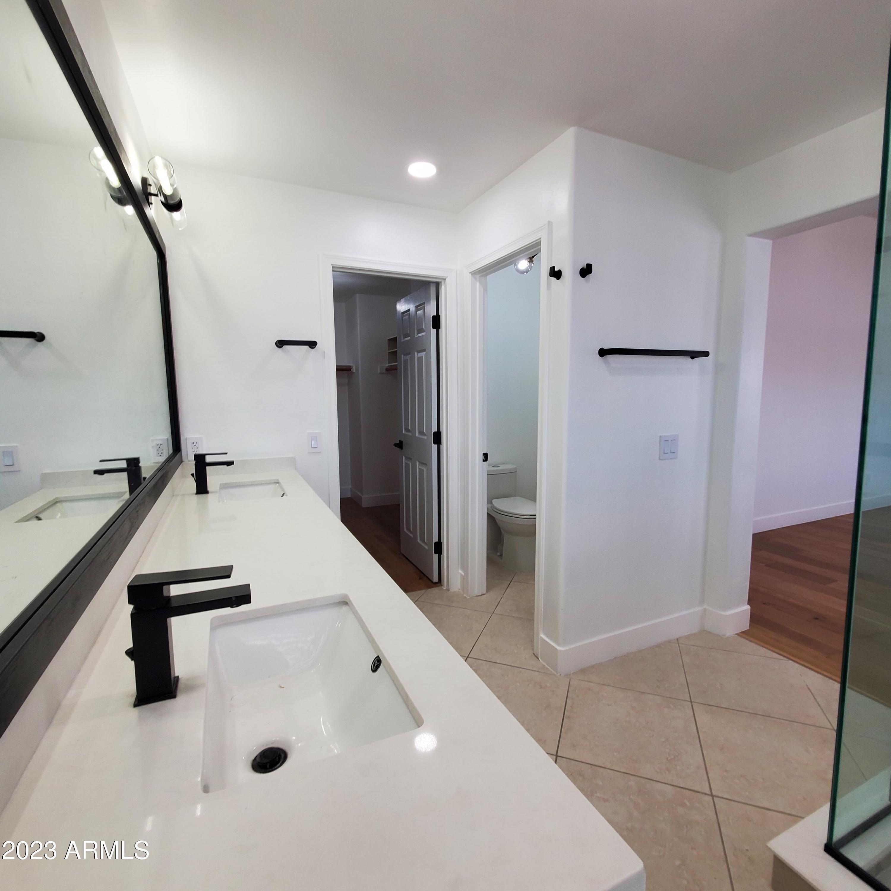1024 East Frye Road, Unit 1096 Phoenix, AZ 85048 - Photo 20 of 33 Master Bathroom View 2