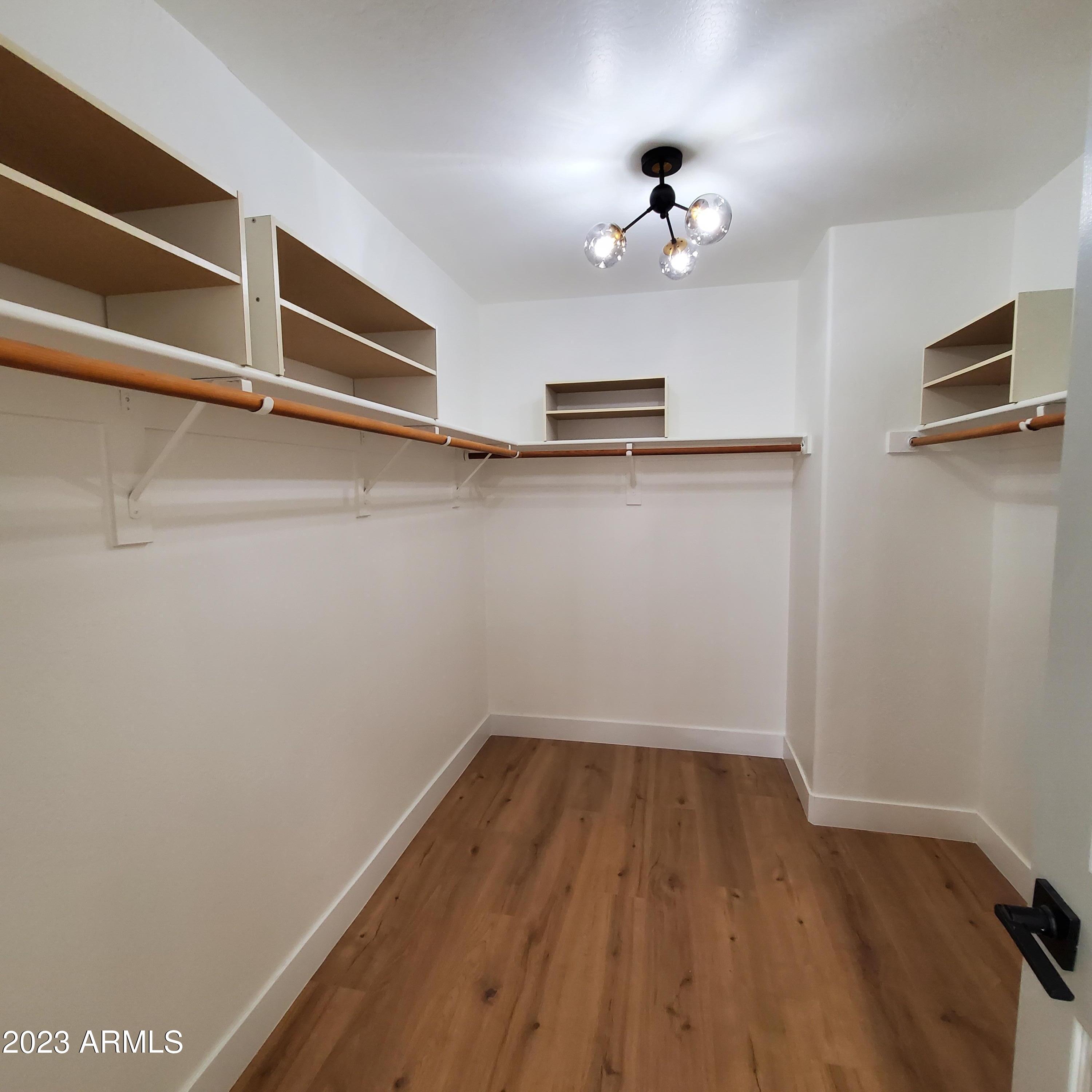 1024 East Frye Road, Unit 1096 Phoenix, AZ 85048 - Photo 21 of 33 Master Closet
