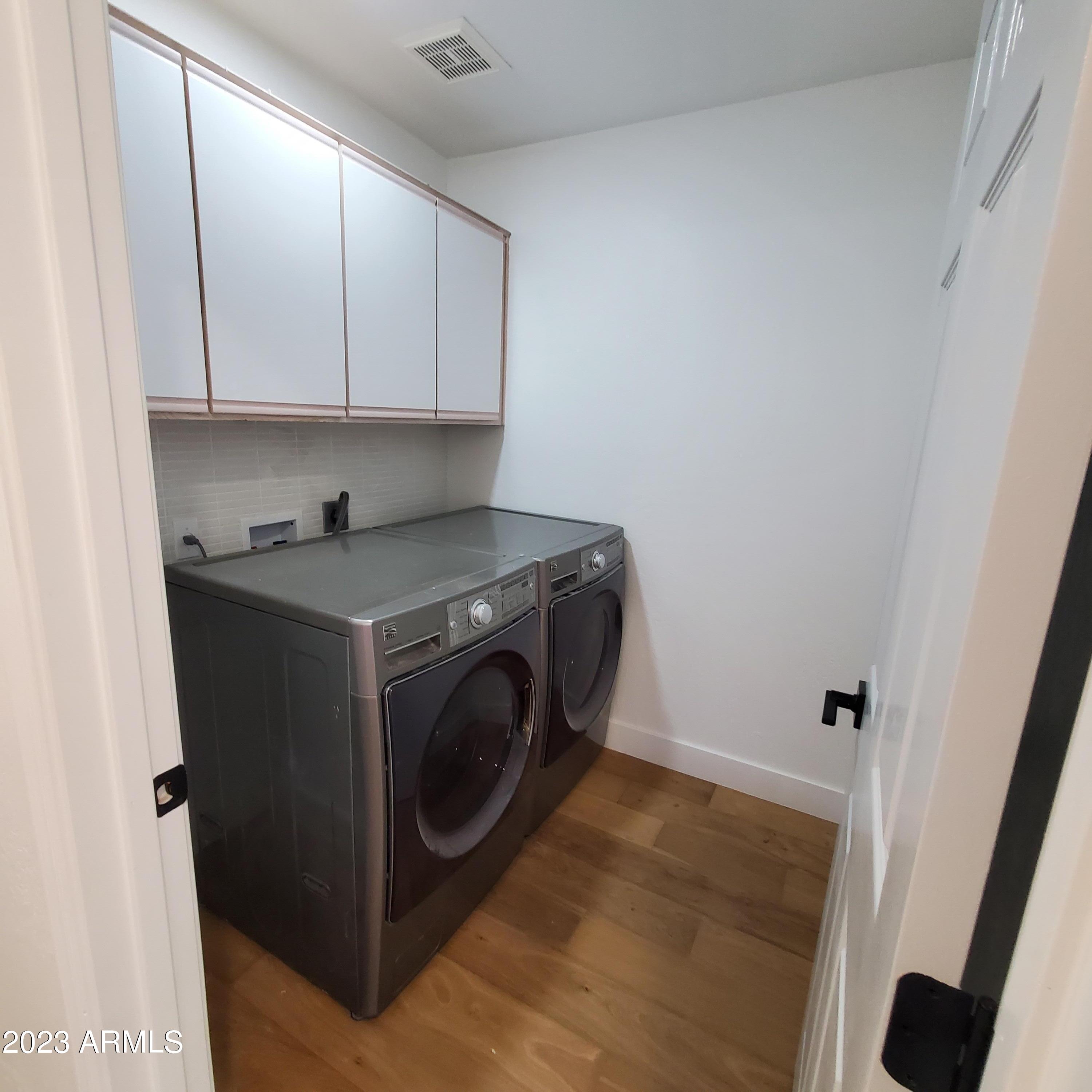 1024 East Frye Road, Unit 1096 Phoenix, AZ 85048 - Photo 28 of 33 Upstairs Laundry