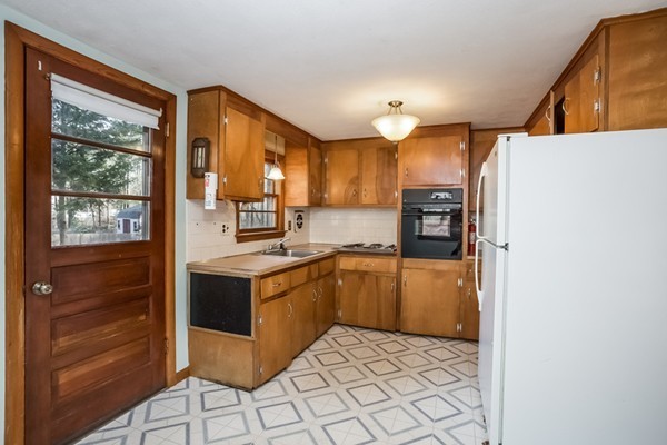 10 Jean Road Pembroke, MA 02359 - Photo 5 of 15 Gallery Image 5