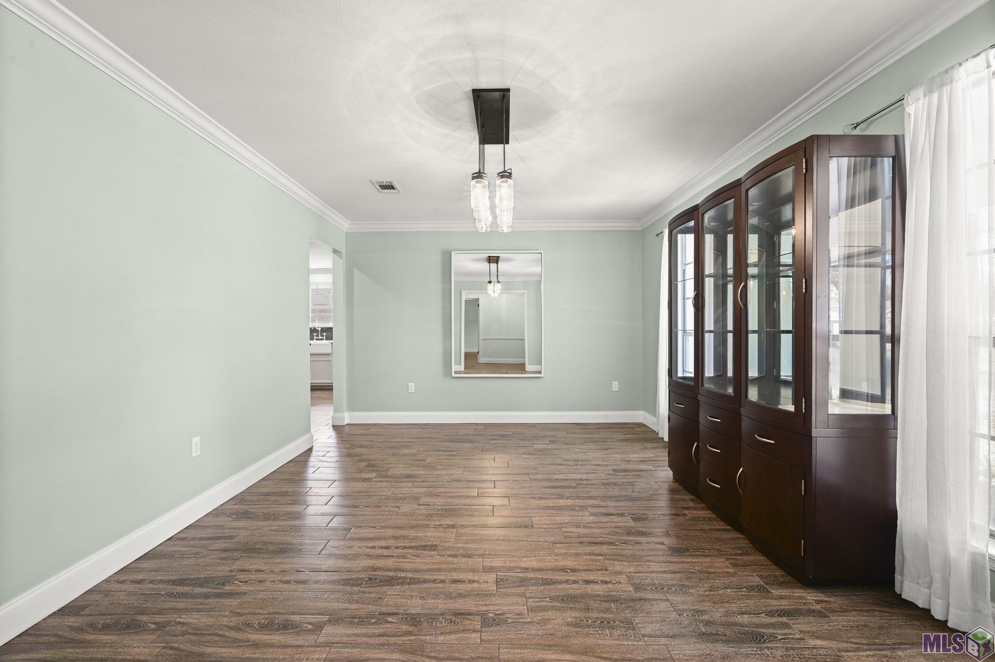 1171 Aurora Place Baton Rouge, LA 70806 - Photo 2 of 32