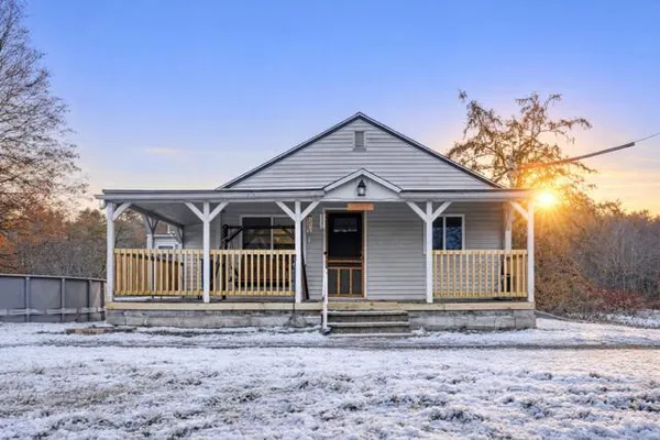$205,000 | 125 South Main Street, Mechanic Falls, ME 04256
