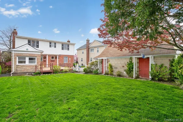 $1,188,000 | 66 Aberdeen Road, New Hyde Park, NY 11040