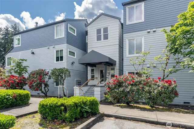 $299,999 | 20320 Bothell Everett Highway, Unit D301, Bothell, WA 98012