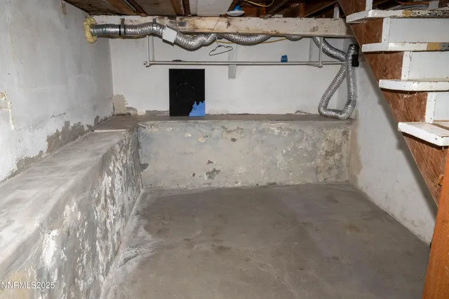 a view of a storage & utility room