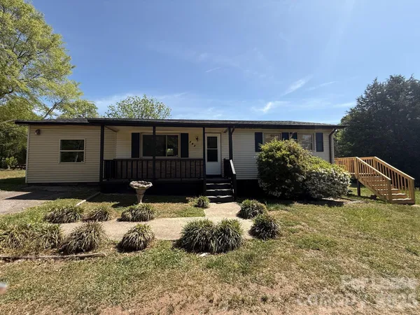 $1,550 | 742 Central Drive Northwest, Concord, NC 28027