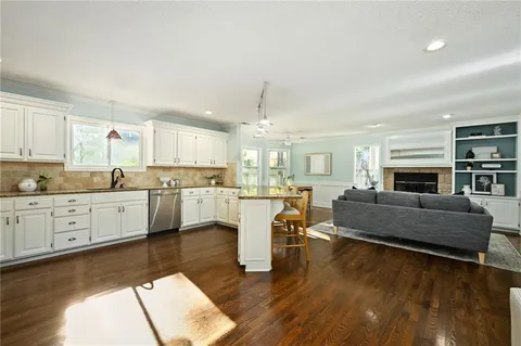 $460,000 | 15725 West Locust Street, Olathe, KS 66062