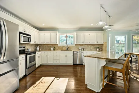 $460,000 | 15725 West Locust Street, Olathe, KS 66062