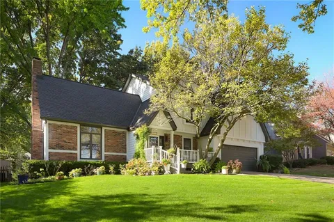 $460,000 | 15725 West Locust Street, Olathe, KS 66062