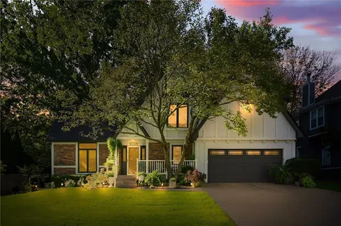 $460,000 | 15725 West Locust Street, Olathe, KS 66062