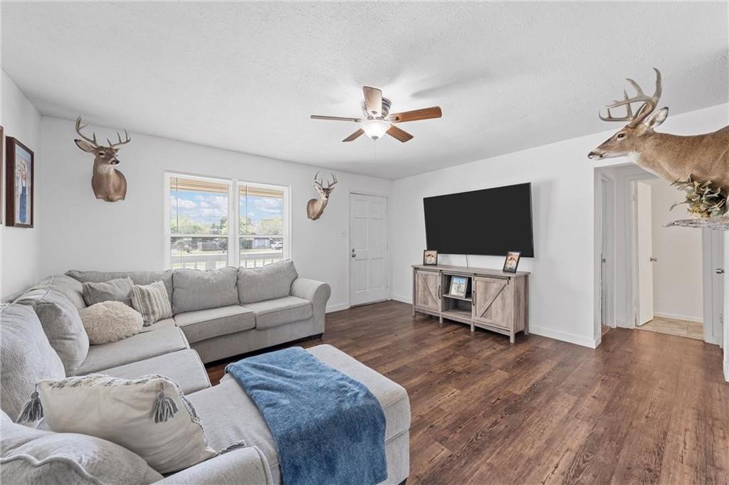 6301 Sydney Drive Waco, TX 76708 - Photo 4 of 8