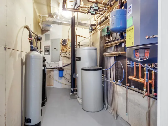 $989,000 | 132-00 Wallace Shore Road, Harpswell, ME 04079