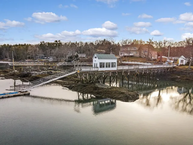 $989,000 | 132-00 Wallace Shore Road, Harpswell, ME 04079
