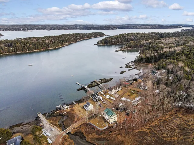 $989,000 | 132-00 Wallace Shore Road, Harpswell, ME 04079