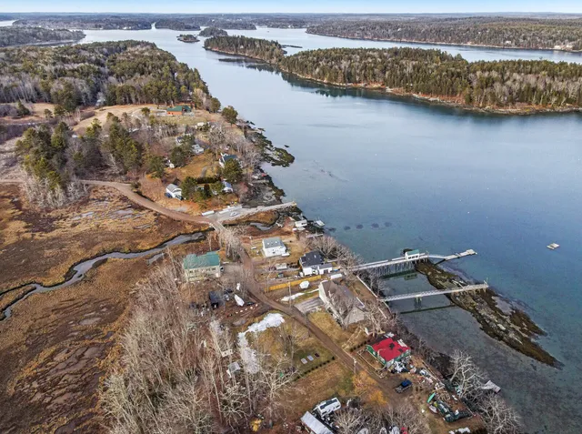 $989,000 | 132-00 Wallace Shore Road, Harpswell, ME 04079