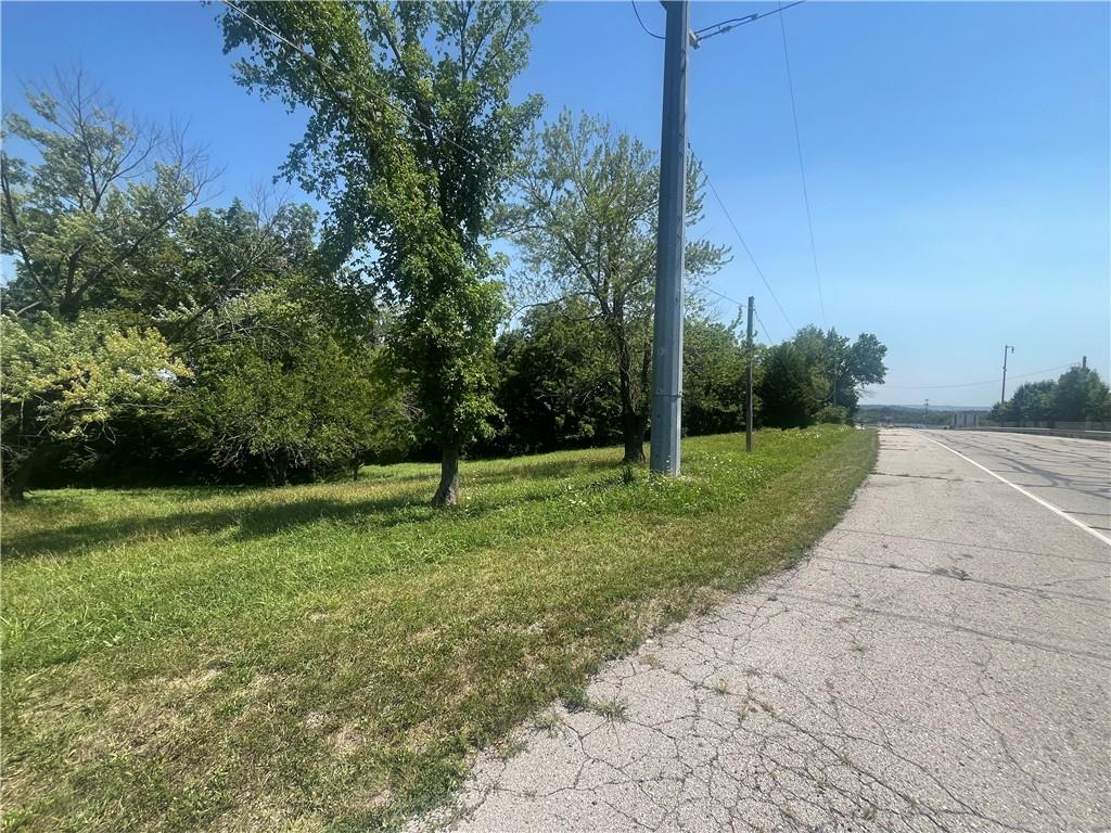 6217 Northwest Roanridge Road Kansas City, MO 64151 - Photo 8 of 17