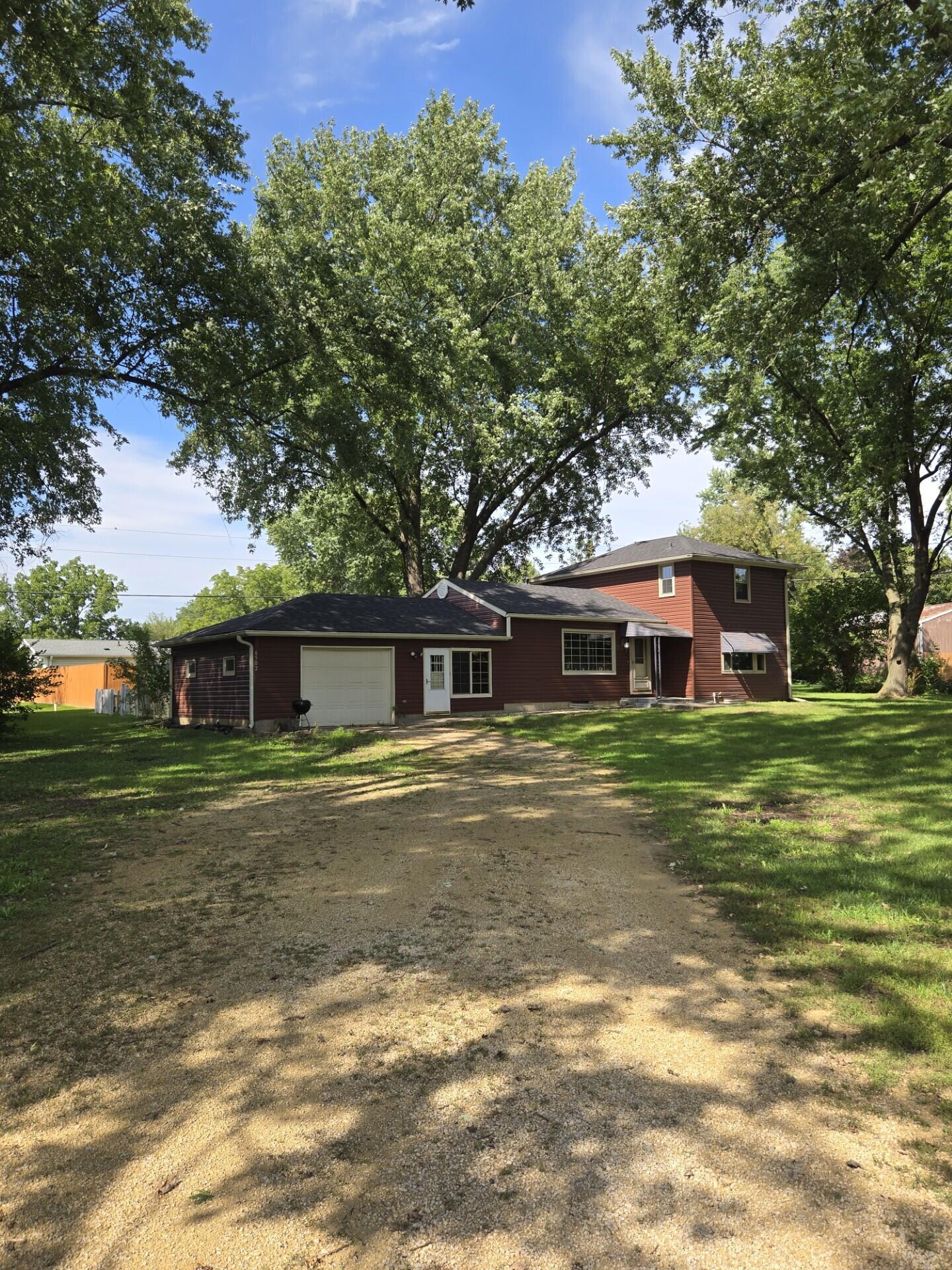 6502 Mound Road Delavan, WI 53115 - Photo 16 of 19 Very large front yard