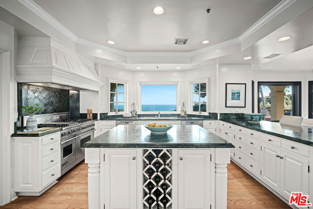 16388 Shadow Mountain Drive Pacific Palisades, CA 90272 - Photo 13 of 51