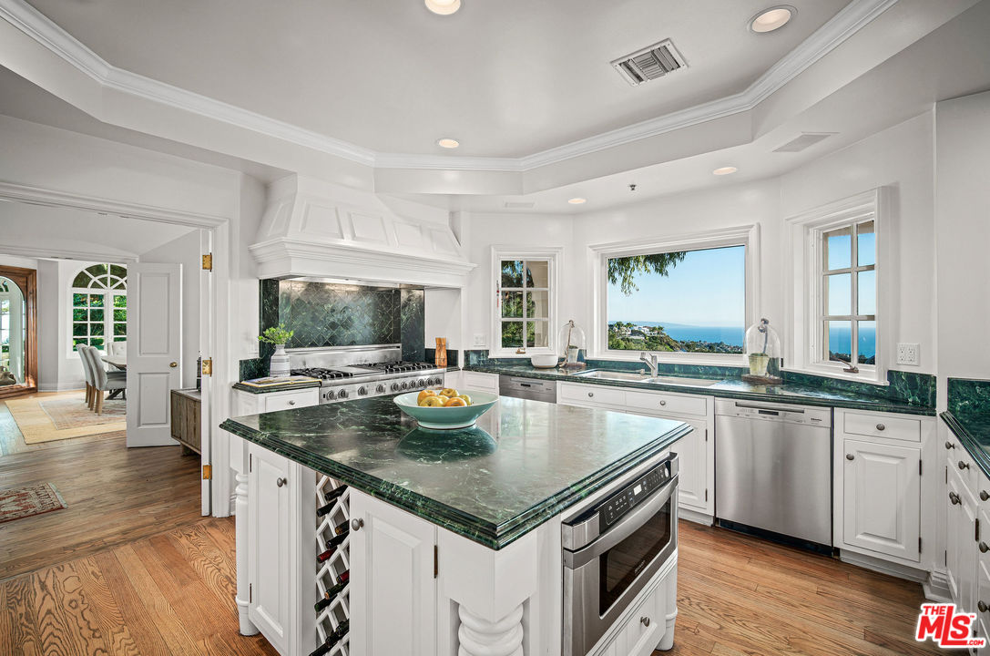 16388 Shadow Mountain Drive Pacific Palisades, CA 90272 - Photo 14 of 51