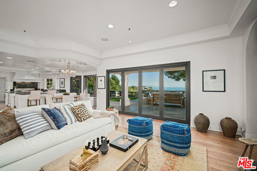 16388 Shadow Mountain Drive Pacific Palisades, CA 90272 - Photo 16 of 51