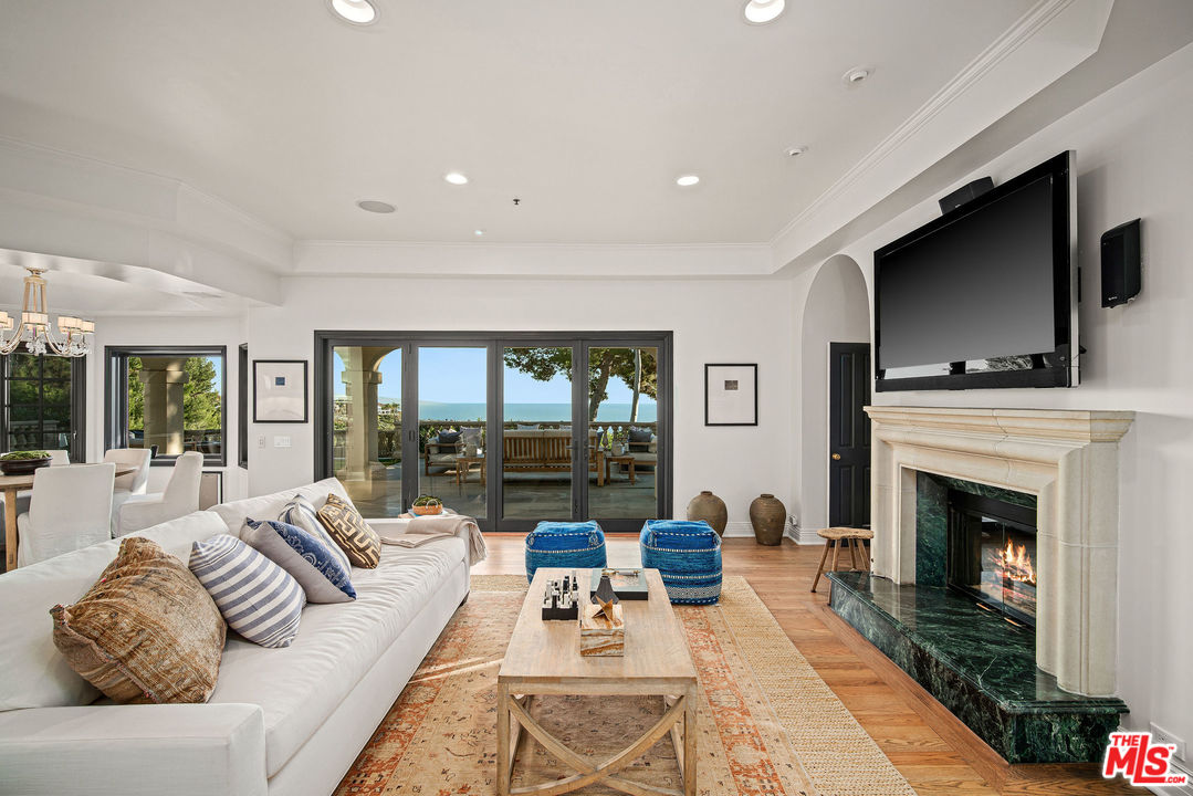 16388 Shadow Mountain Drive Pacific Palisades, CA 90272 - Photo 17 of 51