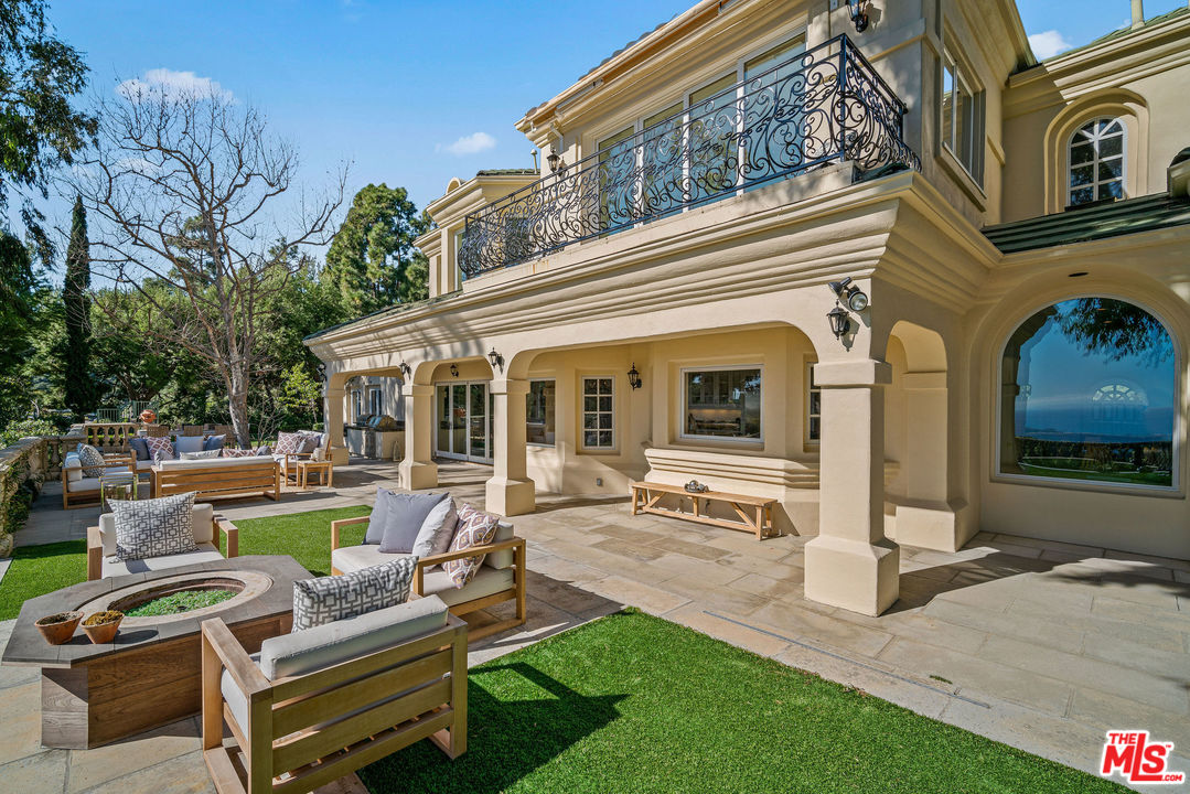 16388 Shadow Mountain Drive Pacific Palisades, CA 90272 - Photo 36 of 51